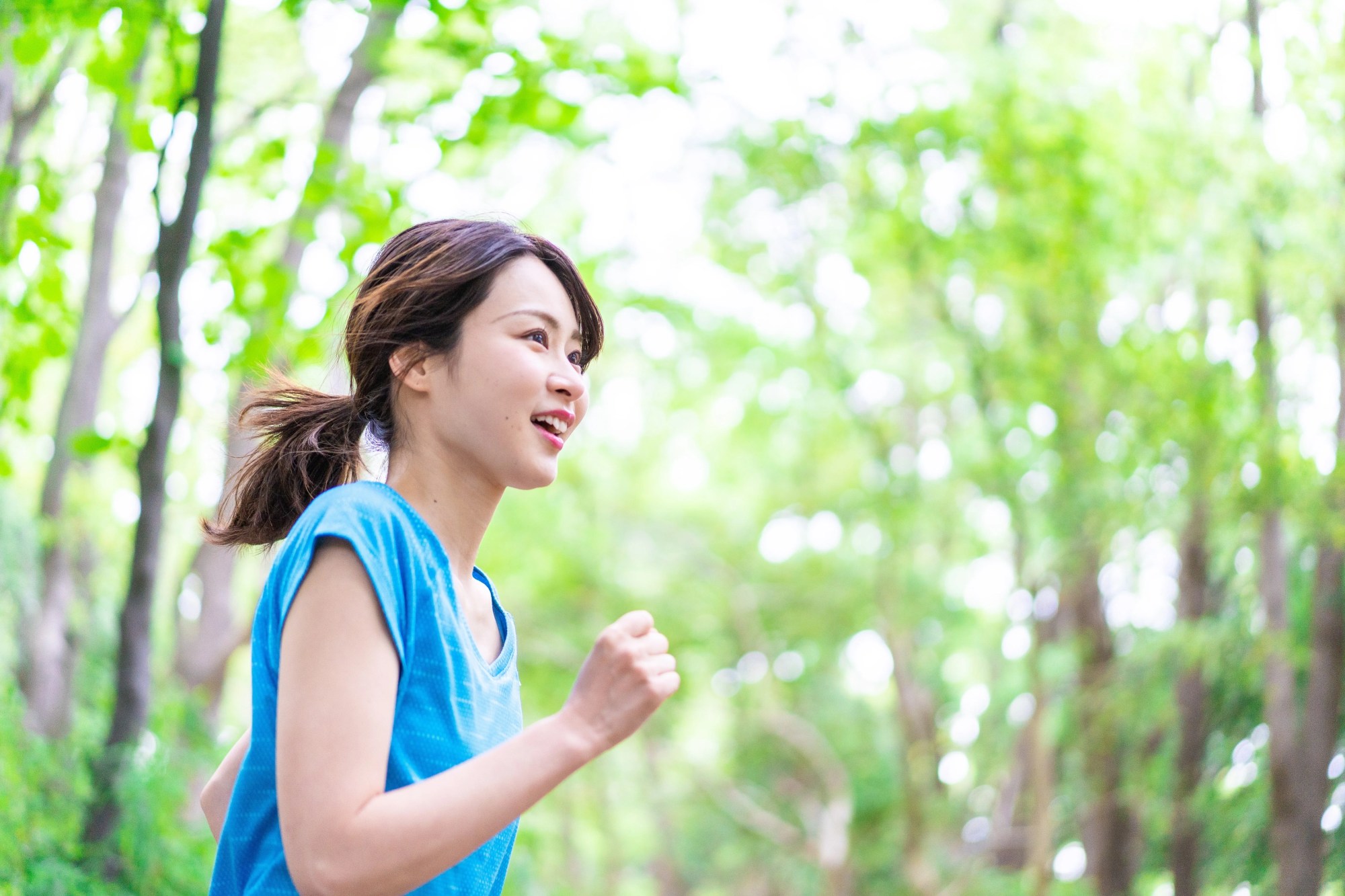 「健康」のイメージ_ランニングしている女性
