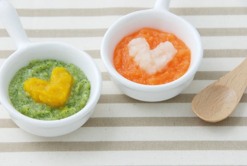 「離乳食」のイメージ_にんじんとほうれん草の離乳食