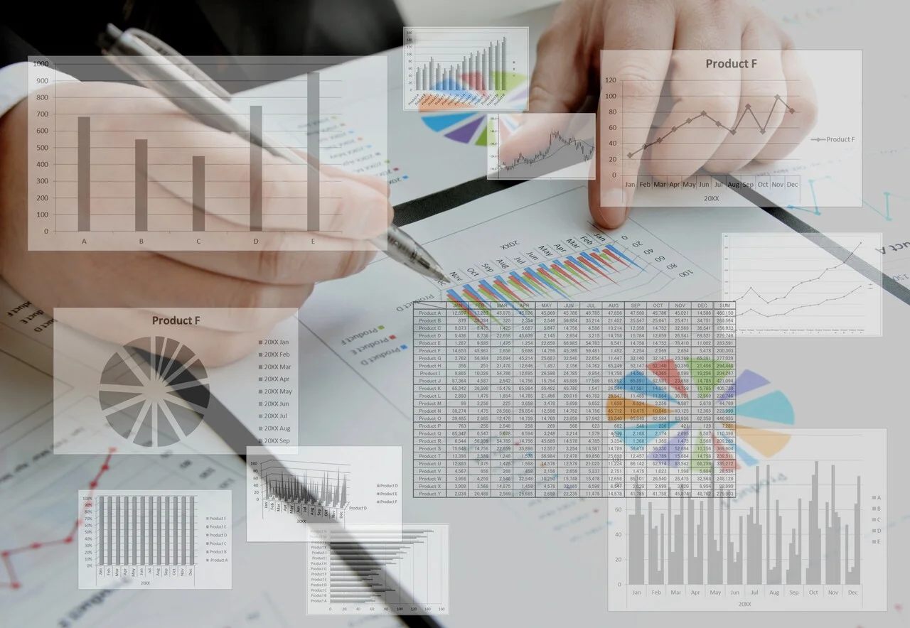 「データ」のイメージ_複数のグラフ