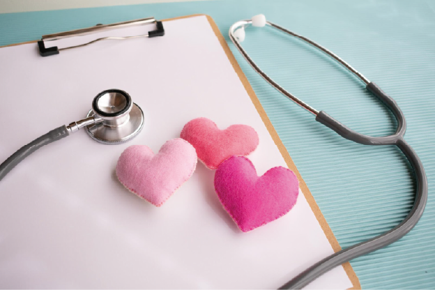 【診断】のイメージ_聴診器とハート