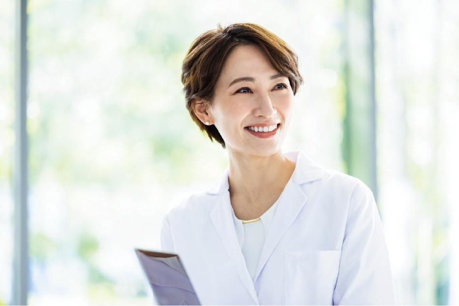 【解決策】のイメージ_笑顔の女性